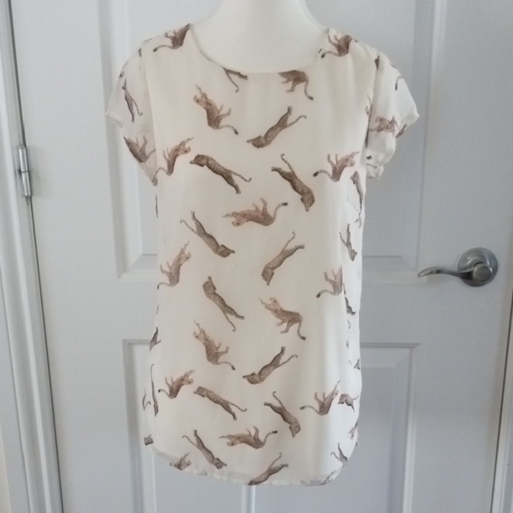Vero Moda Cream Cap Sleeve Blouse with Cheetah Print